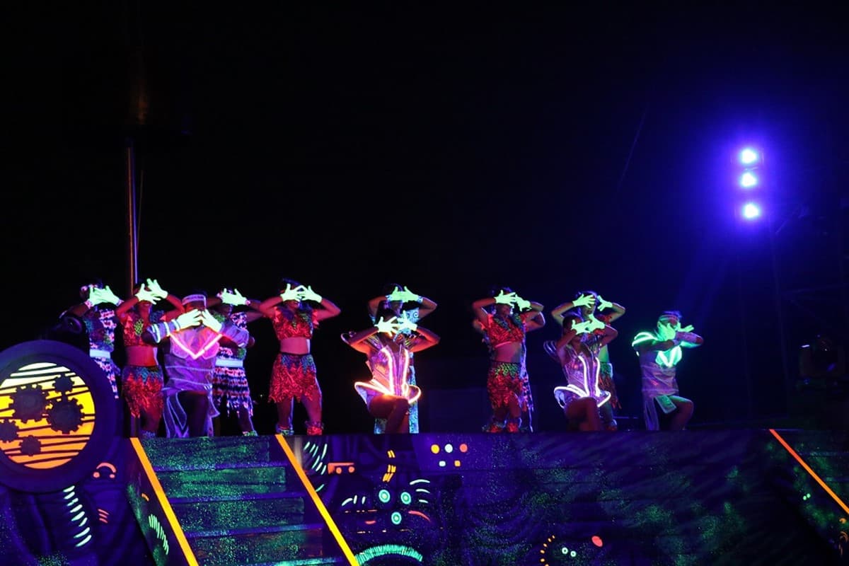 提早1小時入園!麗寶樂園夜遊「雙人套票」第二人半價+看火舞秀 提早1小時入園!麗寶樂園夜遊「雙人套票」第二人半價+看火舞秀