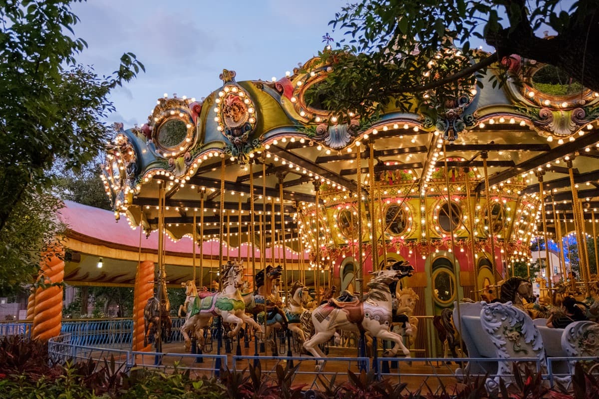 提早1小時入園!麗寶樂園夜遊「雙人套票」第二人半價+看火舞秀 提早1小時入園!麗寶樂園夜遊「雙人套票」第二人半價+看火舞秀