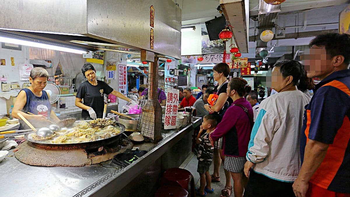 台南人也愛的嘉義市場美食!「溫體牛雜湯」四代老店,續湯免費