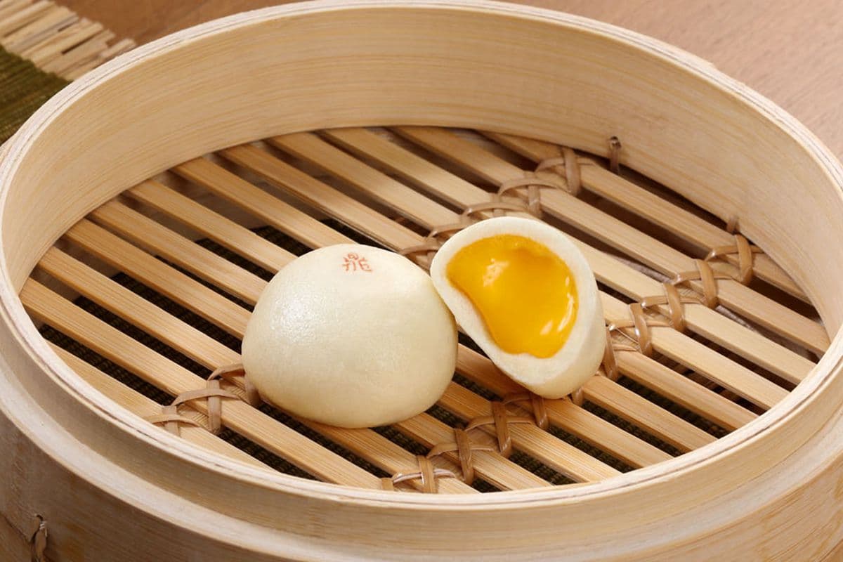 爆漿黃金流沙包+很蝦的腐皮蝦餅,鼎泰豐人氣新菜色吃過沒? 爆漿黃金流沙包+很蝦的腐皮蝦餅,鼎泰豐人氣新菜色吃過沒?