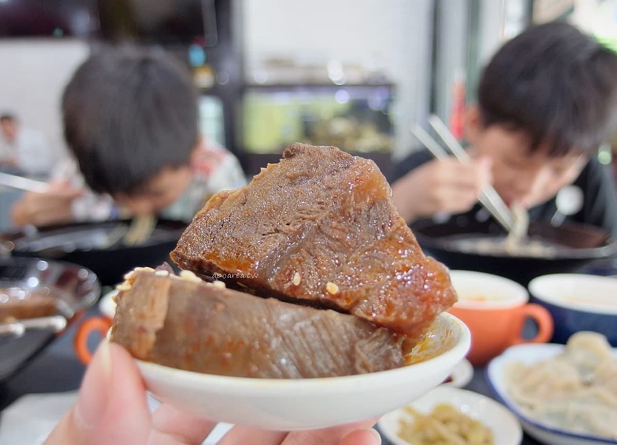 珍珠控吃「麵」啦!超美「彩虹珍珠牛肉麵」湯頭有珍奶熟悉感 珍珠控吃「麵」啦!超美「彩虹珍珠牛肉麵」湯頭有珍奶熟悉感
