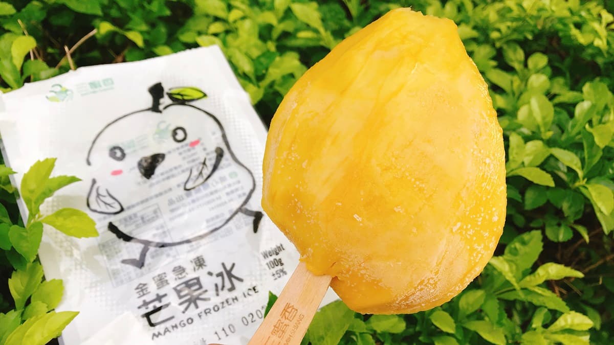 芒果控暴動了!全台首支「整顆芒果」超狂冰棒,竟比一碗芒果冰便宜