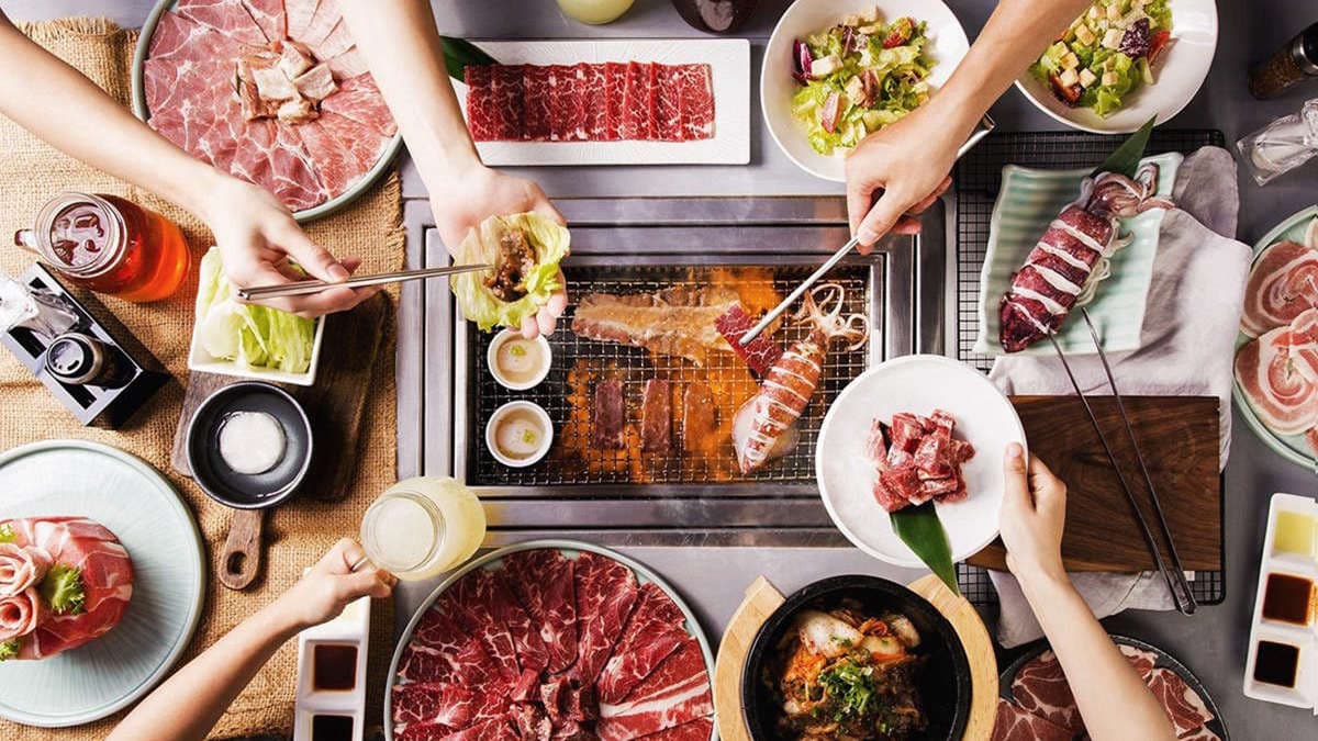中秋聚餐首選!全台10家高CP值燒烤店:「一頭牛」套餐、烤帝王蟹吃到飽