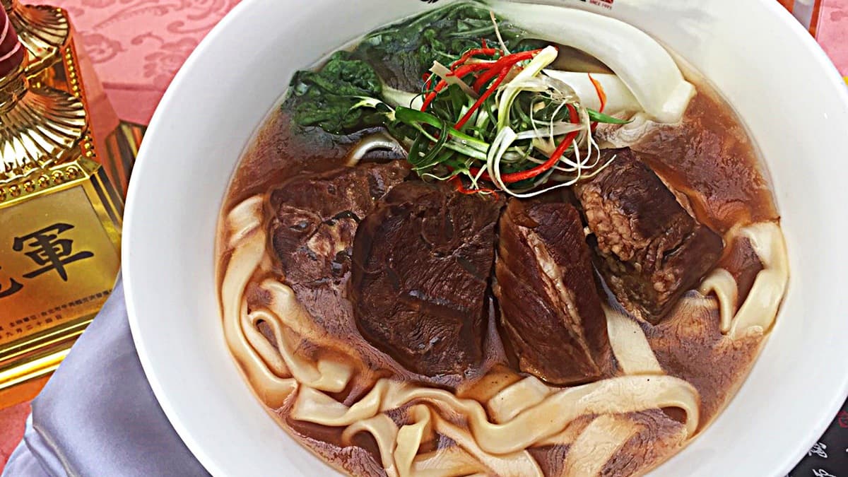 吃貨必收藏!2019台北「年度牛肉麵」名單出爐,冠軍又是它