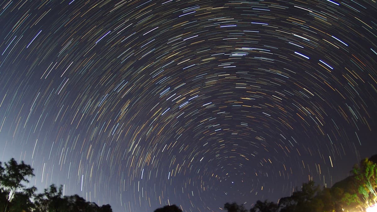 2020年天象公開!雙子座流星雨「每小時150顆」爆量灑,還有罕見日環食
