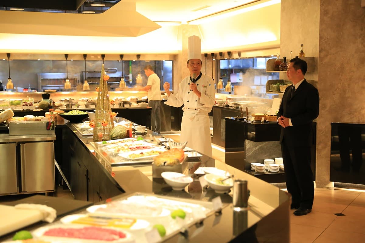 現賺千元!超狂飯店「1人免費」吃到飽,加碼「第二桌半價」和98元吃港點 現賺千元!超狂飯店「1人免費」吃到飽,加碼「第二桌半價」和98元吃港點