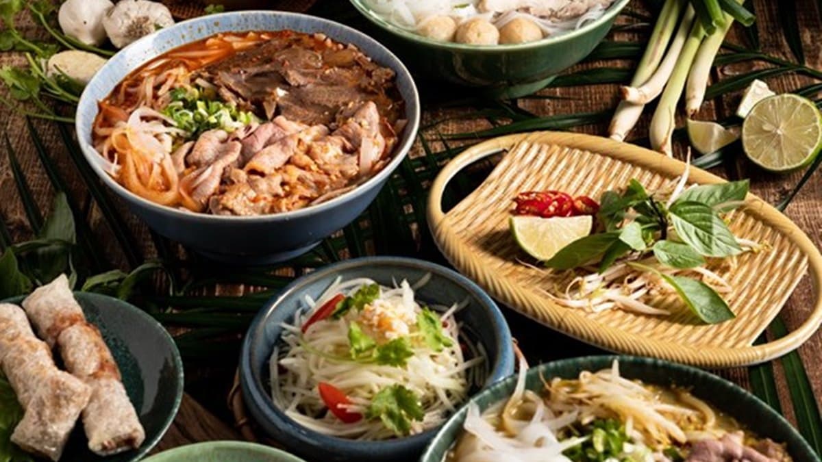 生牛肉河粉只要101元!越南百年店「飛機河粉」進駐台北,還有涼拌牛肉88折