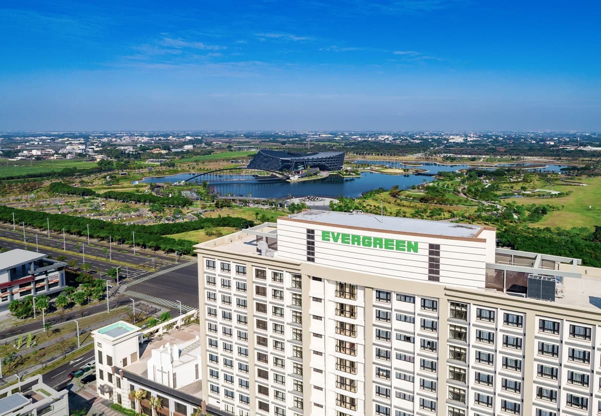 【新開店】游泳給故宮看!新飯店超美露天泳池,一人不到1500元就能入住 【新開店】游泳給故宮看!新飯店超美露天泳池,一人不到1500元就能入住