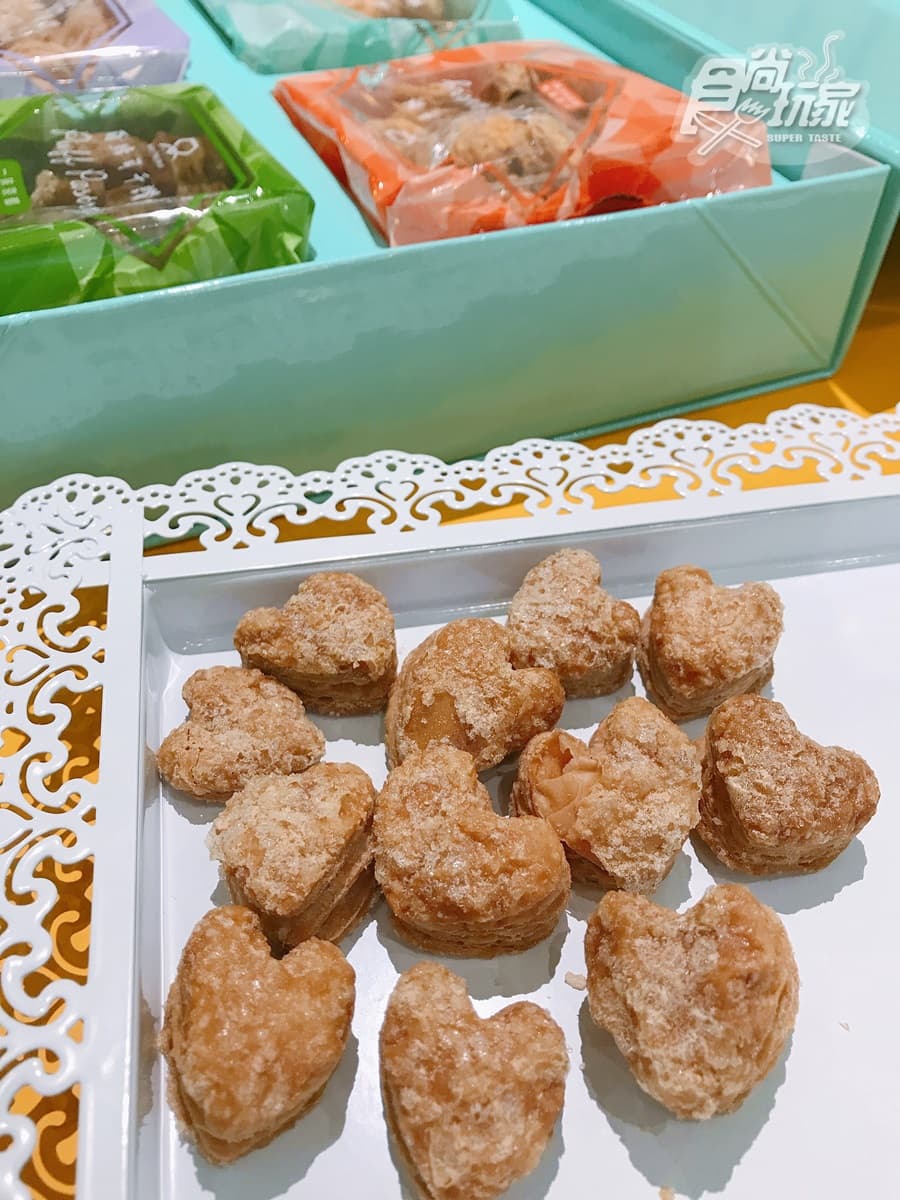全台首創「愛心千層酥」!6大口味學韓星比愛心,加碼「粉紅色千層酥」超好拍 全台首創「愛心千層酥」!6大口味學韓星比愛心,加碼「粉紅色千層酥」超好拍