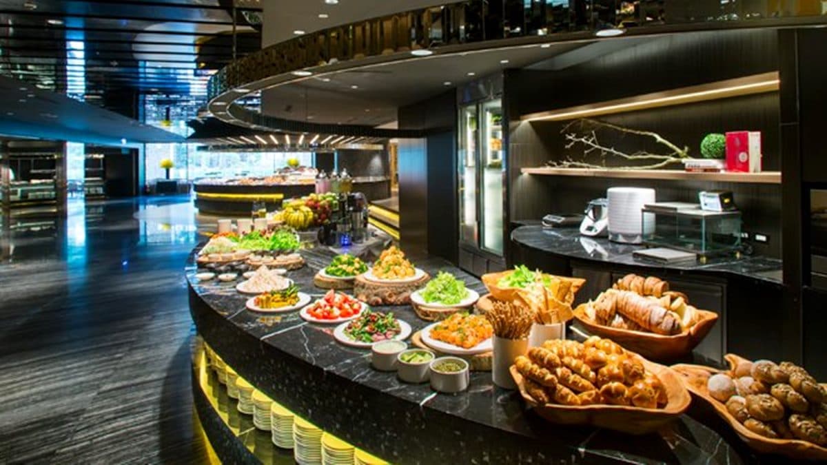 FB有300個好友「免費吃到飽」!三大Buffet加開「消夜場」只要午餐價格