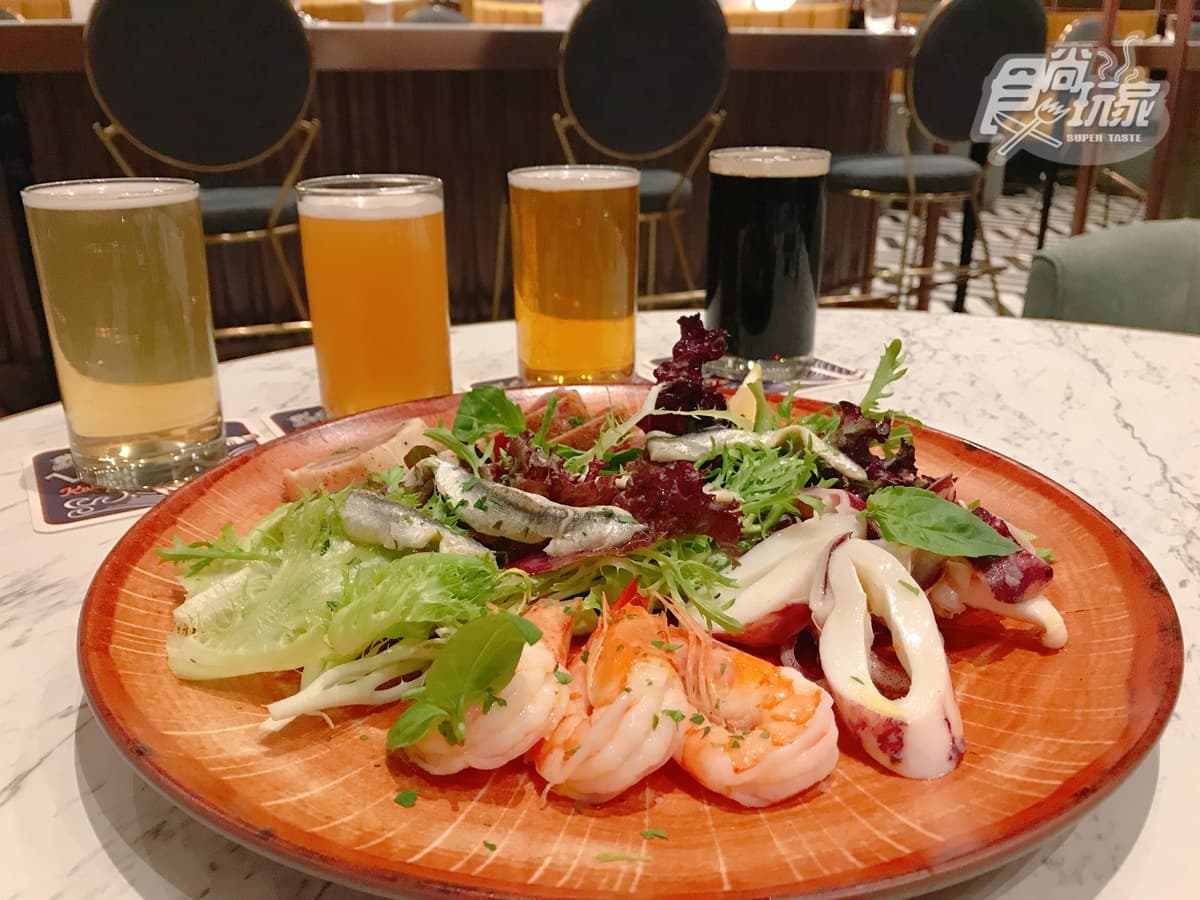 【新開店】超美打卡飯店「台南美術館」躺床就能拍,還有網美泳池、百坪三溫暖 【新開店】超美打卡飯店「台南美術館」躺床就能拍,還有網美泳池、百坪三溫暖