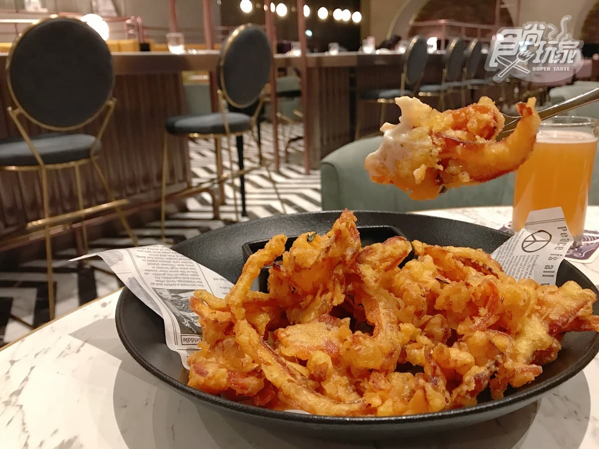 【新開店】超美打卡飯店「台南美術館」躺床就能拍,還有網美泳池、百坪三溫暖 【新開店】超美打卡飯店「台南美術館」躺床就能拍,還有網美泳池、百坪三溫暖