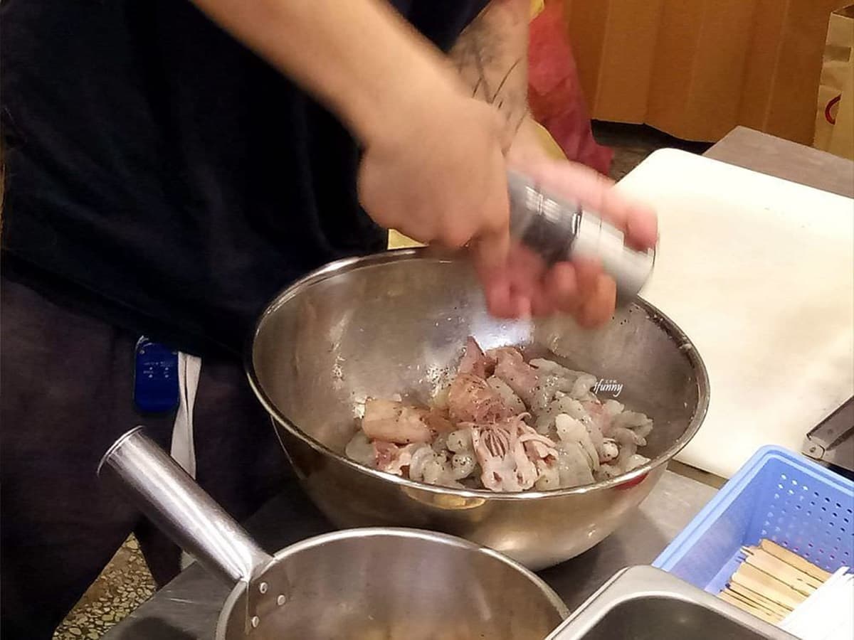 麵線還是大海?北部3間「痛風麵線」超誇張:雙倍小卷、日本大生蠔、爆量雞佛 麵線還是大海?北部3間「痛風麵線」超誇張:雙倍小卷、日本大生蠔、爆量雞佛