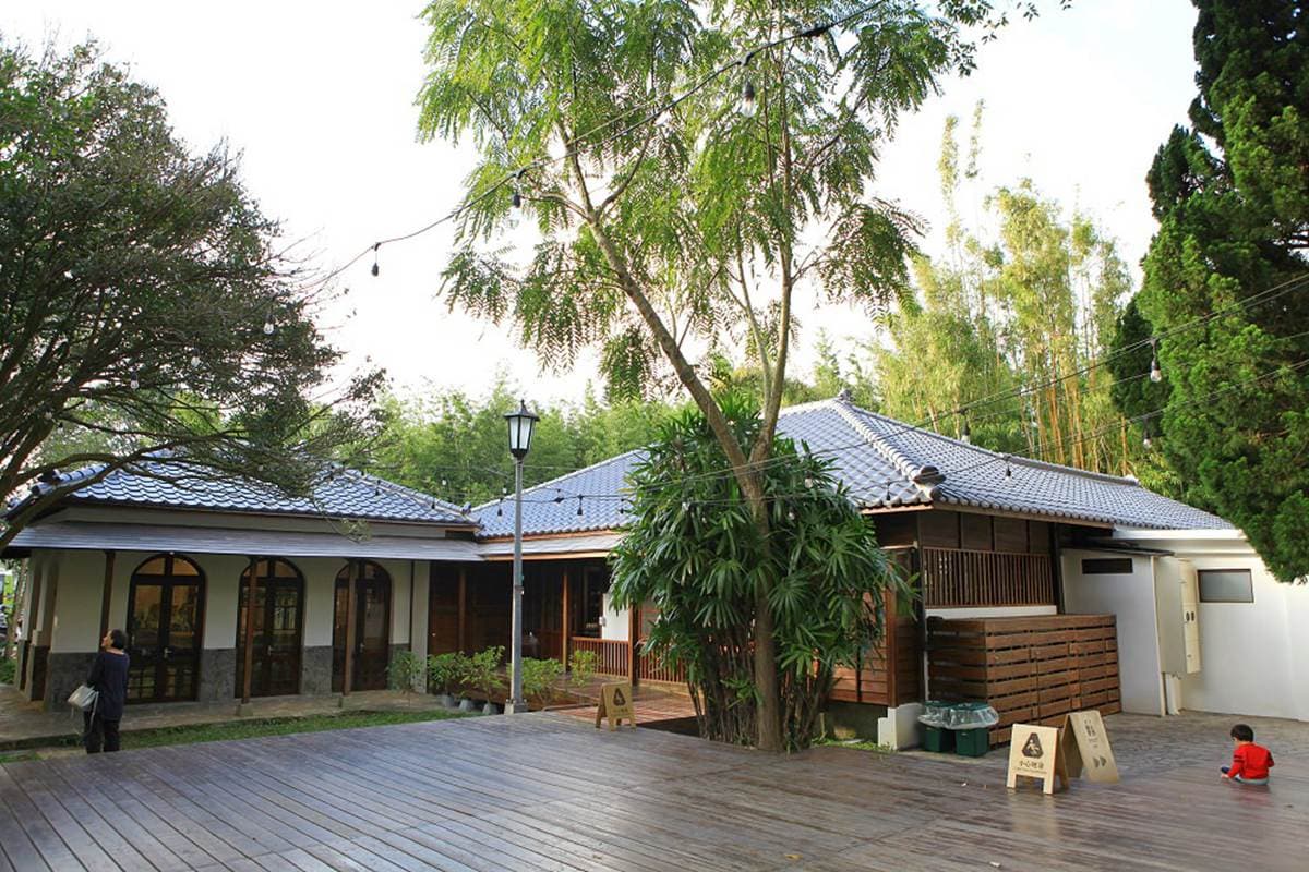 陽明山遛小孩3打卡點:美軍餐廳庭園玩大球、日式老屋喝帽子拿鐵、美拍鼠尾草花田 陽明山遛小孩3打卡點:美軍餐廳庭園玩大球、日式老屋喝帽子拿鐵、美拍鼠尾草花田