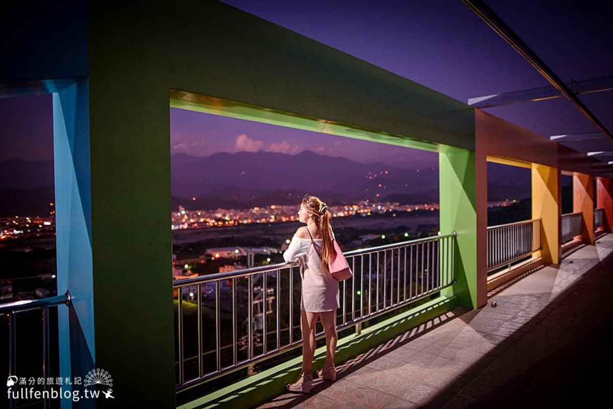 情人節愈夜愈美麗!台中最佳賞夜景6熱點,還能拍龍貓造景、紙造大彎月 情人節愈夜愈美麗!台中最佳賞夜景6熱點,還能拍龍貓造景、紙造大彎月