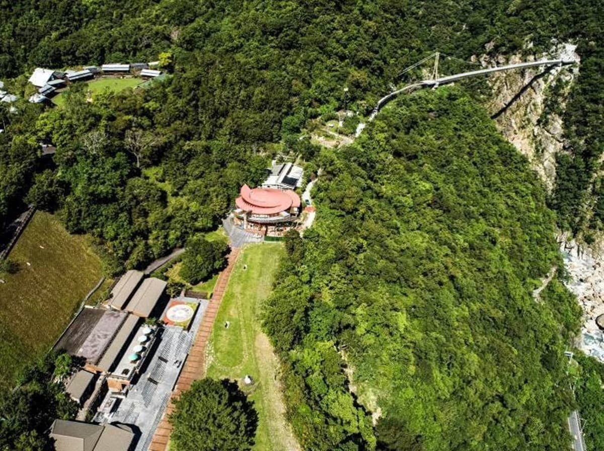 全台「最深」吊橋!「台版黃石公園」最新打卡點,最快這時就能拍 全台「最深」吊橋!「台版黃石公園」最新打卡點,最快這時就能拍