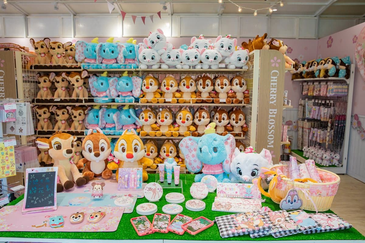 粉絲朝聖啦!台北高雄「迪士尼櫻花快閃店」搶先開,先玩3公尺奇奇蒂蒂巨型扭蛋機 粉絲朝聖啦!台北高雄「迪士尼櫻花快閃店」搶先開,先玩3公尺奇奇蒂蒂巨型扭蛋機