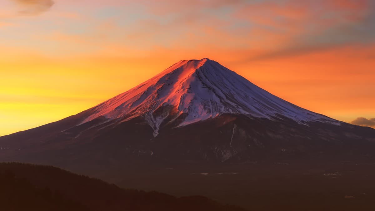 你不知道的「日本聖山」!揭祕富士山「性別面紗」,意外曝光天皇不長命的原因