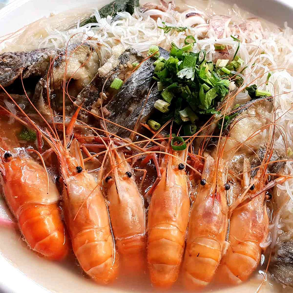 屏東超狂手抓蝦料理!水源保護區養的無毒泰國蝦餐廳,還有旋轉木馬、小火車可玩 屏東超狂手抓蝦料理!水源保護區養的無毒泰國蝦餐廳,還有旋轉木馬、小火車可玩