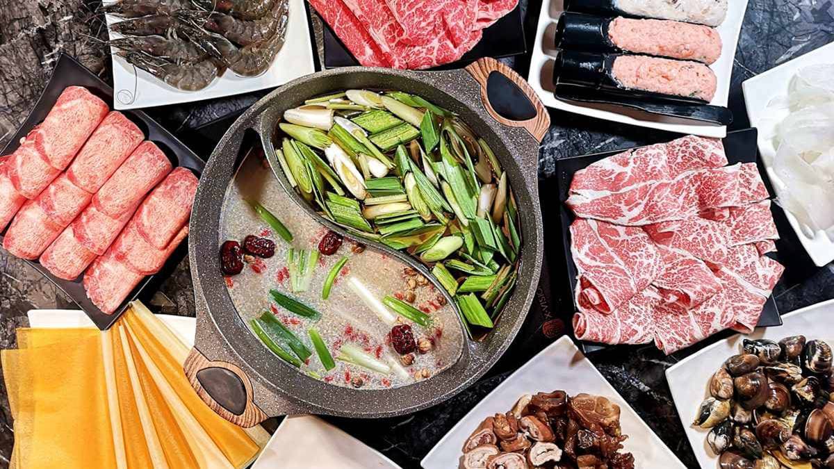 【新開店】獨創魷魚螺肉蒜鍋底!超狂鍋物吃到飽558元起,和牛、牛舌任你吃