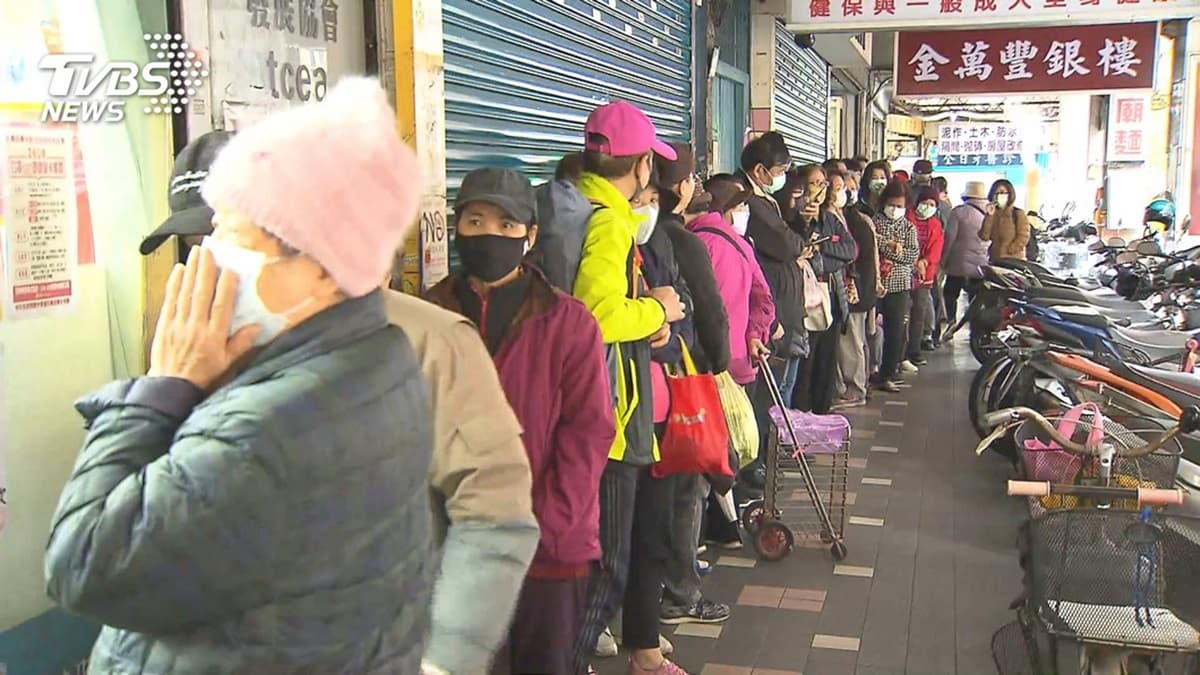口罩2.0再升級?北市推里辦、學生悠遊卡「嗶嗶」領口罩,等中央確定「近期試辦」 口罩2.0再升級?北市推里辦、學生悠遊卡「嗶嗶」領口罩,等中央確定「近期試辦」