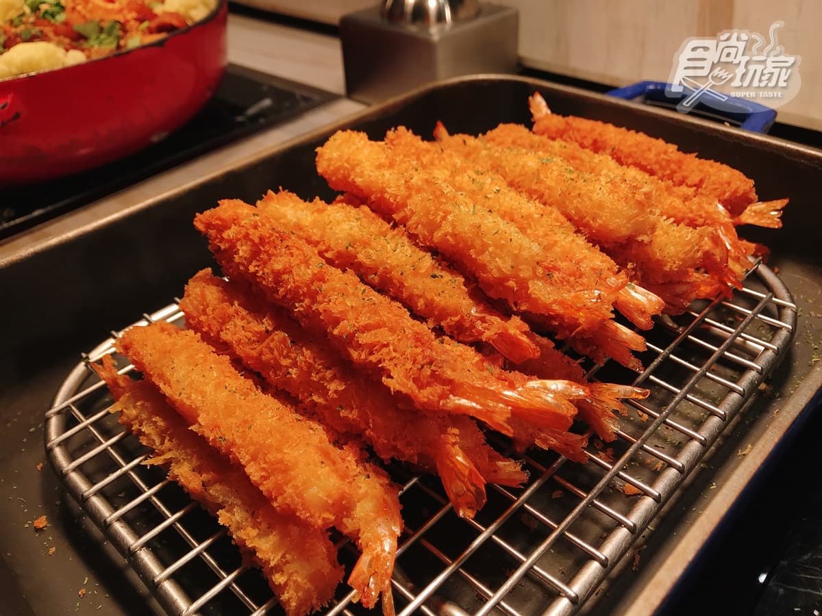 超狂吃到飽「全場兒童價」!限時17天「每個人都半價」,爽當兒童任性吃蝦蝦 超狂吃到飽「全場兒童價」!限時17天「每個人都半價」,爽當兒童任性吃蝦蝦