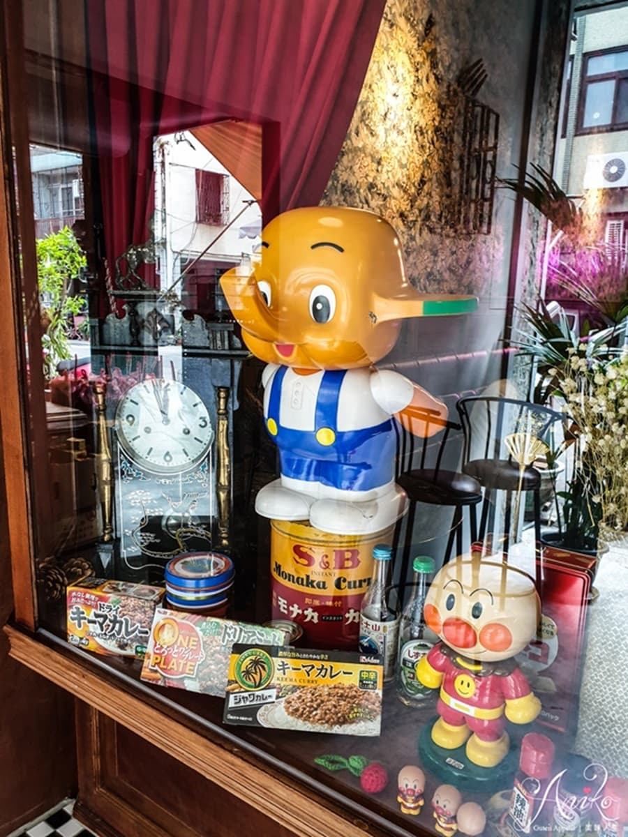 【新開店】台中復古美拍店「德化洋食」,切開「金騷包漢堡排」熔岩起司爆香作響 【新開店】台中復古美拍店「德化洋食」,切開「金騷包漢堡排」熔岩起司爆香作響
