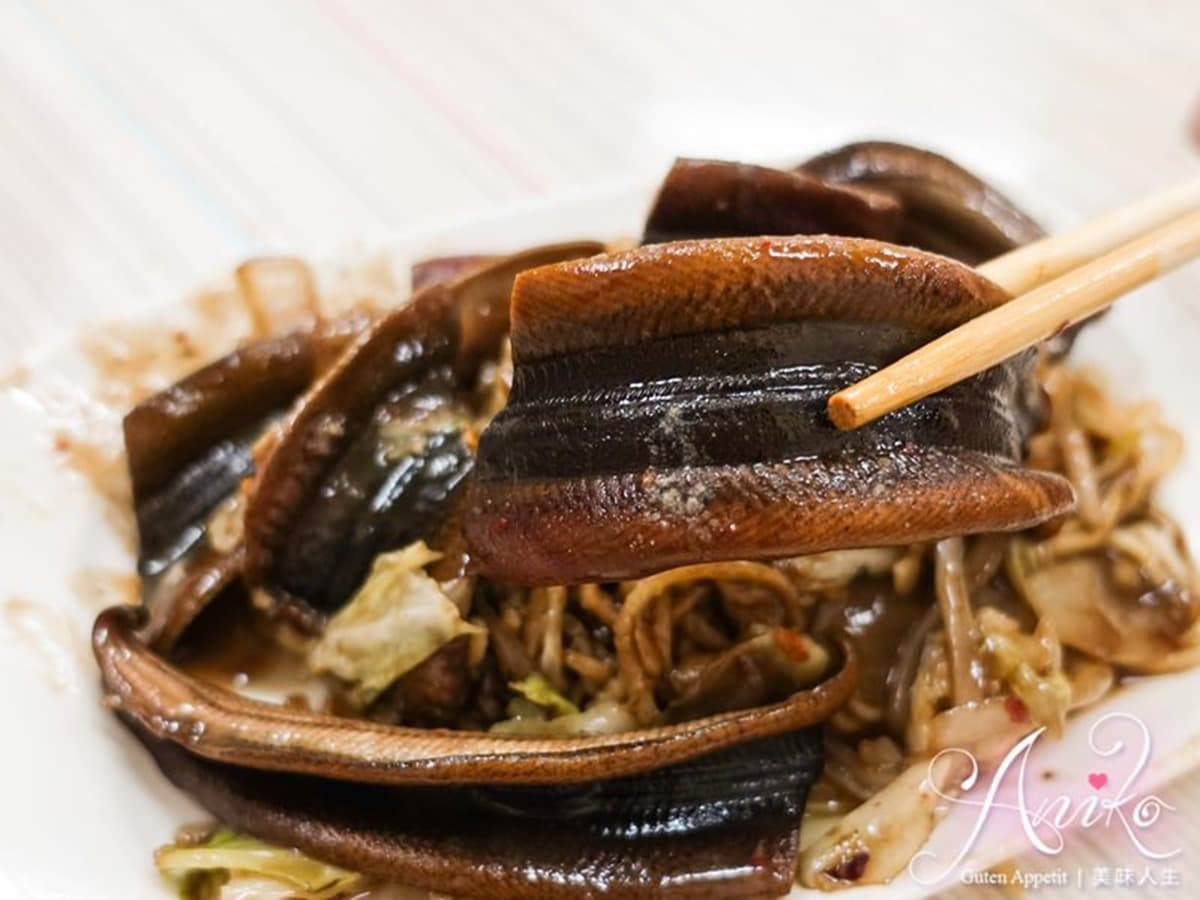 4顆星起跳!台南東區4家高評價小吃:超厚切花枝羹、40年碗粿、脆皮糯米腸 4顆星起跳!台南東區4家高評價小吃:超厚切花枝羹、40年碗粿、脆皮糯米腸