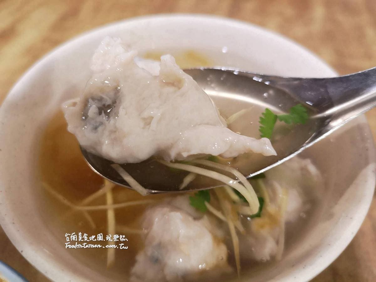 4顆星起跳!台南東區4家高評價小吃:超厚切花枝羹、40年碗粿、脆皮糯米腸 4顆星起跳!台南東區4家高評價小吃:超厚切花枝羹、40年碗粿、脆皮糯米腸