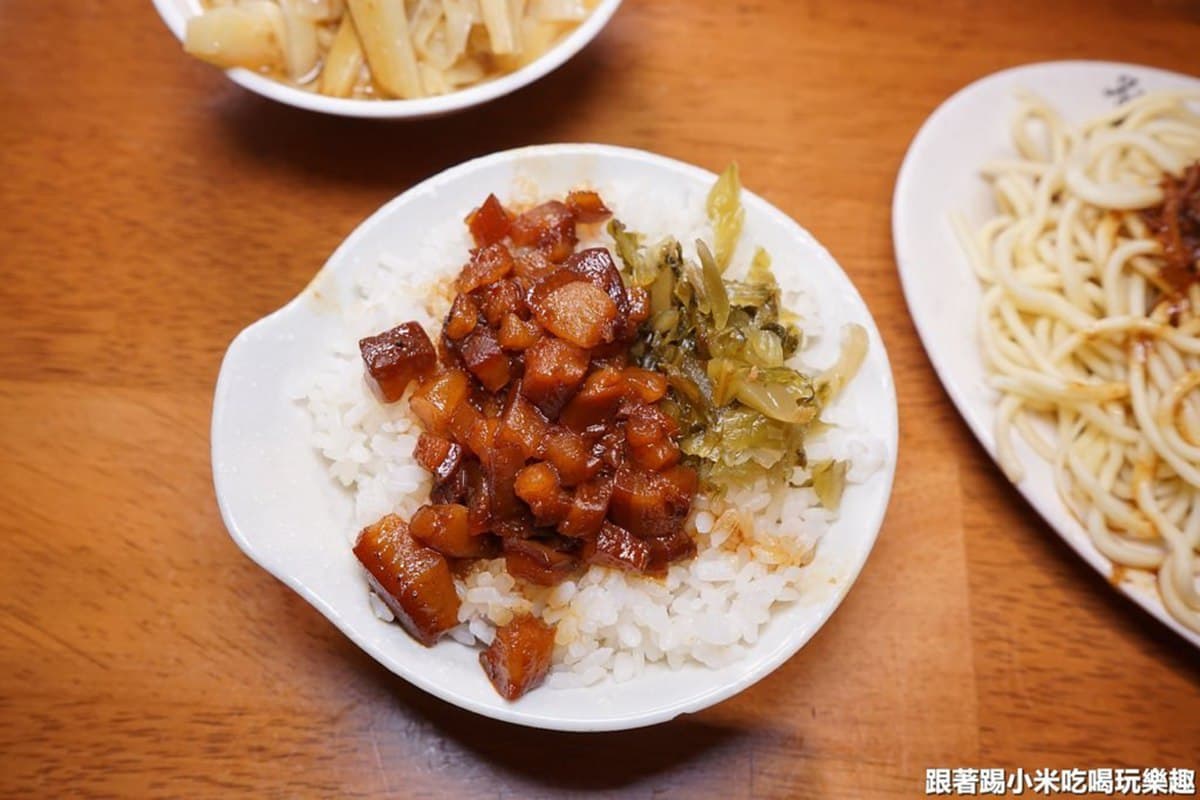 從早吃到晚!新竹5家部落客激推小吃:臭豆腐蛋餅、鹽酥帝王蟹、噴汁牛肉餅 從早吃到晚!新竹5家部落客激推小吃:臭豆腐蛋餅、鹽酥帝王蟹、噴汁牛肉餅