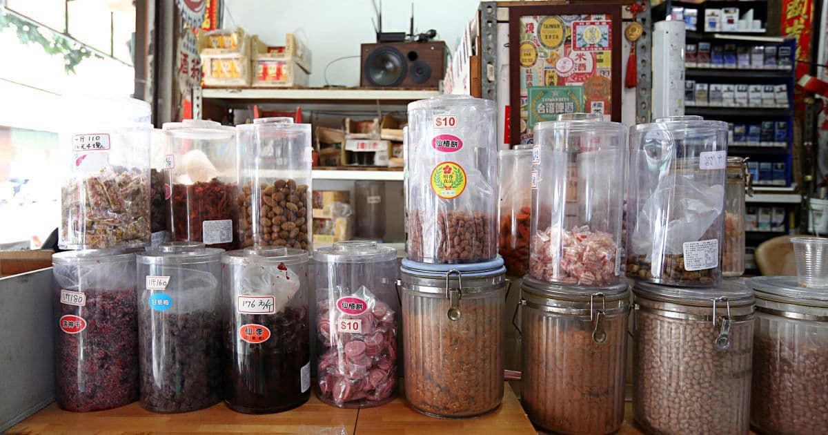 【全台17家懷念老柑仔店】古早味零食大集合!麵茶粉、大豬公、牙膏巧克力哪個是你的最愛? 【全台17家懷念老柑仔店】古早味零食大集合!麵茶粉、大豬公、牙膏巧克力哪個是你的最愛?