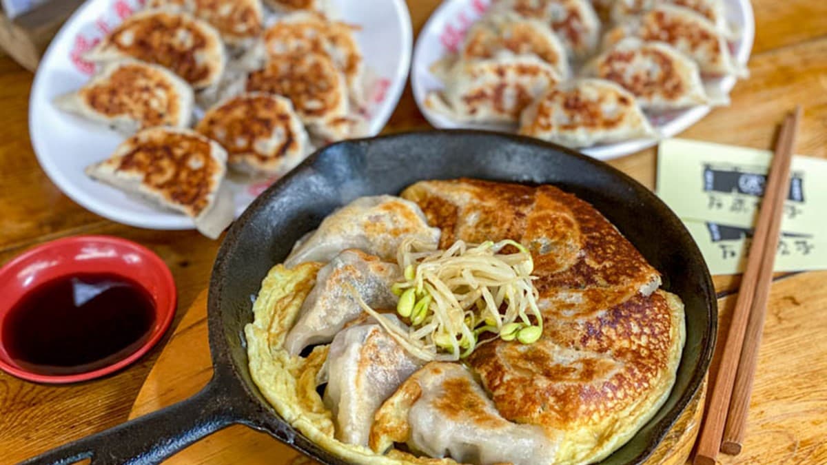 萬虎餃子「鉄鍋餃子」