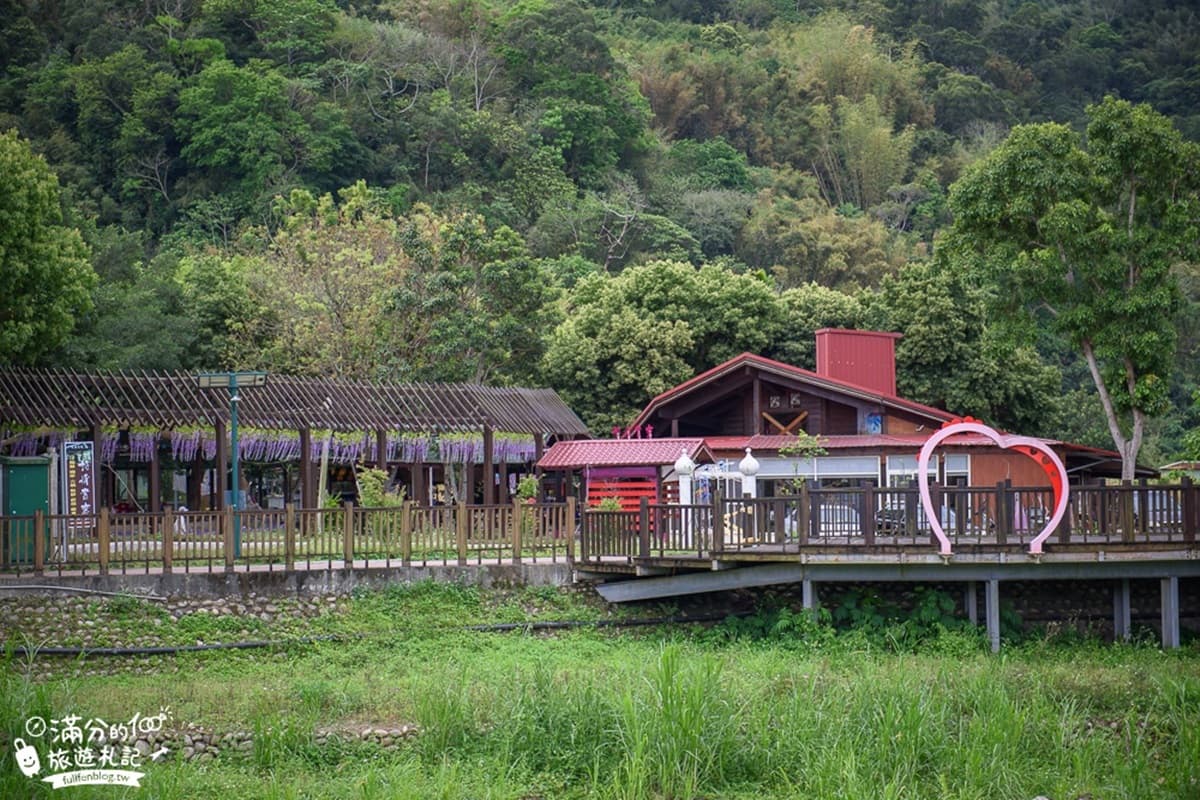 情人必遊!石岡放閃8景點:童話彩繪村、遠東最長景觀木橋、紫藤花愛心拱門 情人必遊!石岡放閃8景點:童話彩繪村、遠東最長景觀木橋、紫藤花愛心拱門