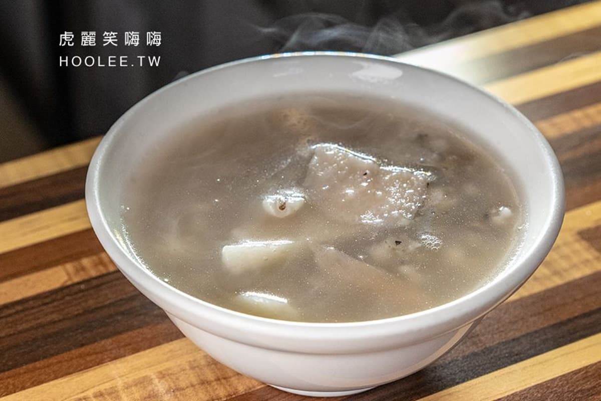 老闆超佛心!高雄現包現蒸肉圓皮Q餡香,內用四神湯免費續 老闆超佛心!高雄現包現蒸肉圓皮Q餡香,內用四神湯免費續