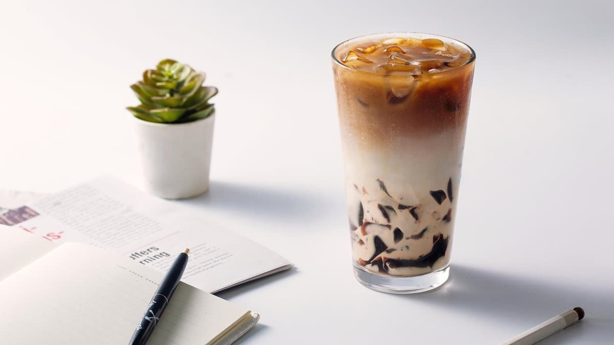 cama café新「黑絲絨系列」用咖啡凍打造新口感,加碼4天「買一送一」 cama café新「黑絲絨系列」用咖啡凍打造新口感,加碼4天「買一送一」