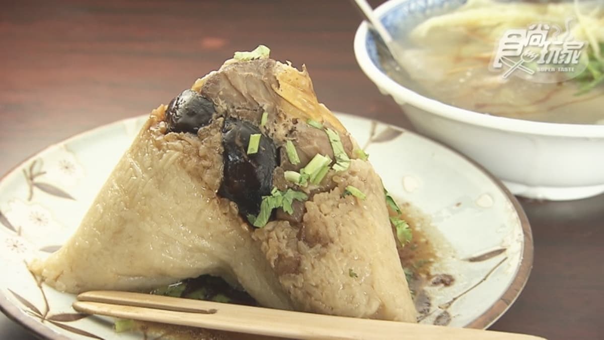 開業148年!台南「巨無霸肉粽」料好又實在,鮑魚、干貝通通包進去