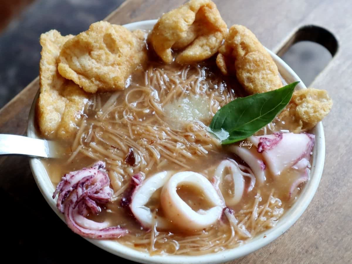 台北超狂海味麵線!1碗5種料,整隻澎湖小卷、東石鮮蚵通通吃得到 台北超狂海味麵線!1碗5種料,整隻澎湖小卷、東石鮮蚵通通吃得到