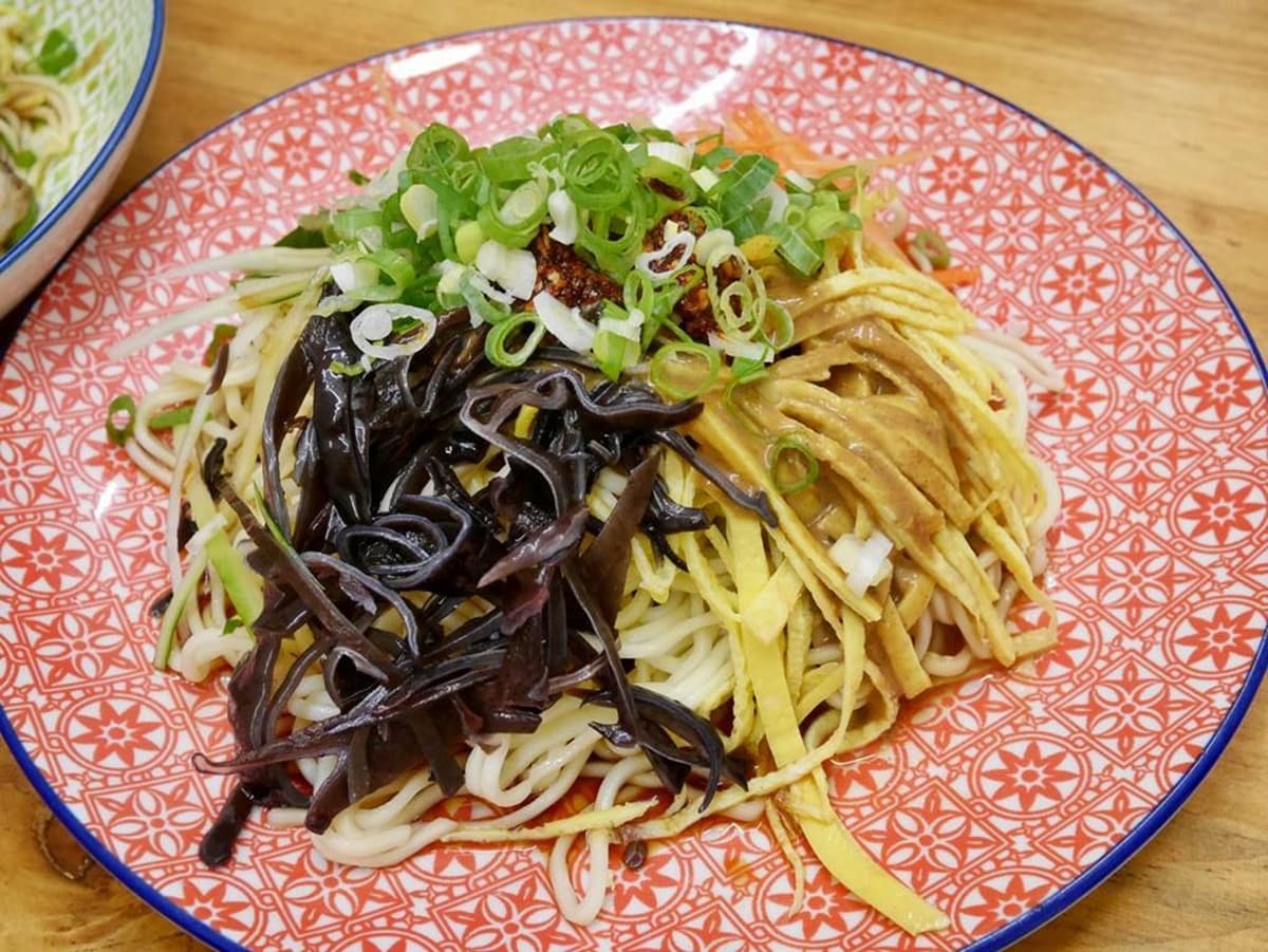 夏天開胃必吃!北中南3家「南洋風」涼麵:泰式綠咖哩、泰唦燒雞、椰香蟹醬 夏天開胃必吃!北中南3家「南洋風」涼麵:泰式綠咖哩、泰唦燒雞、椰香蟹醬