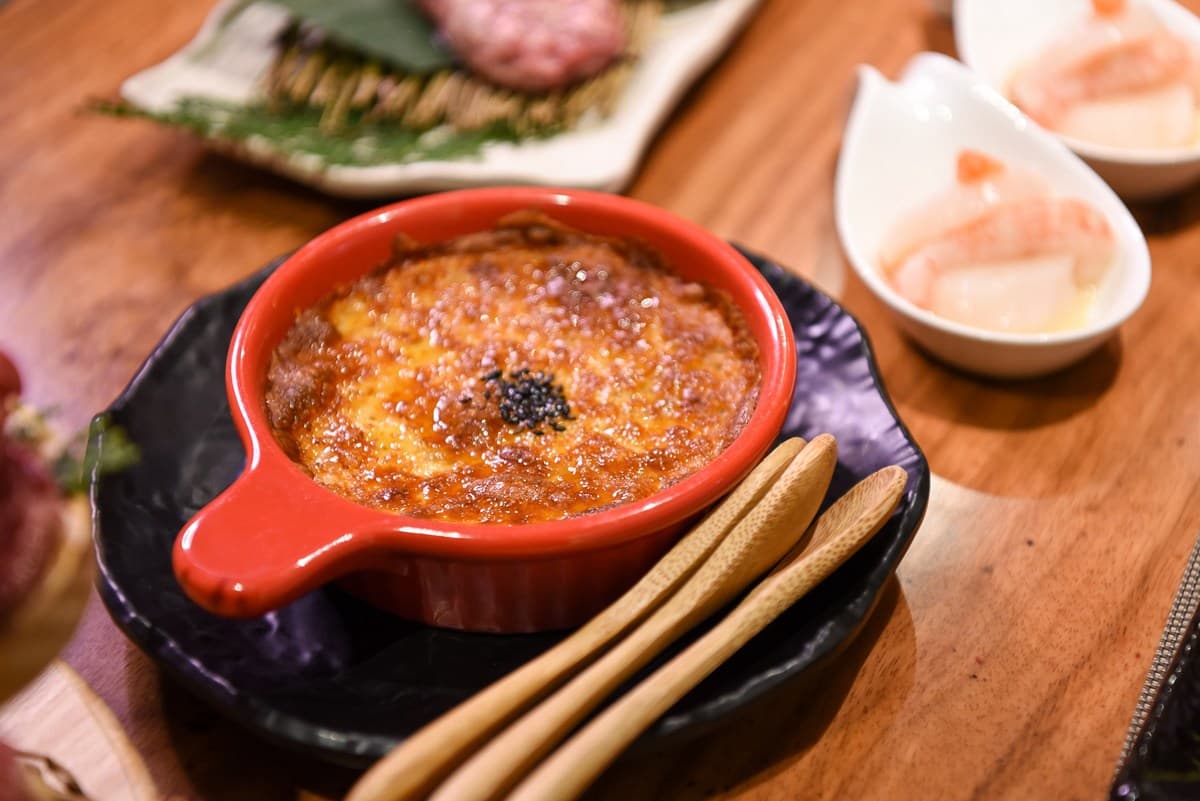【食尚首播】網美燒肉店「張口吃免動手」,神龍一本牛、干貝漢堡特色食材超有哏 【食尚首播】網美燒肉店「張口吃免動手」,神龍一本牛、干貝漢堡特色食材超有哏