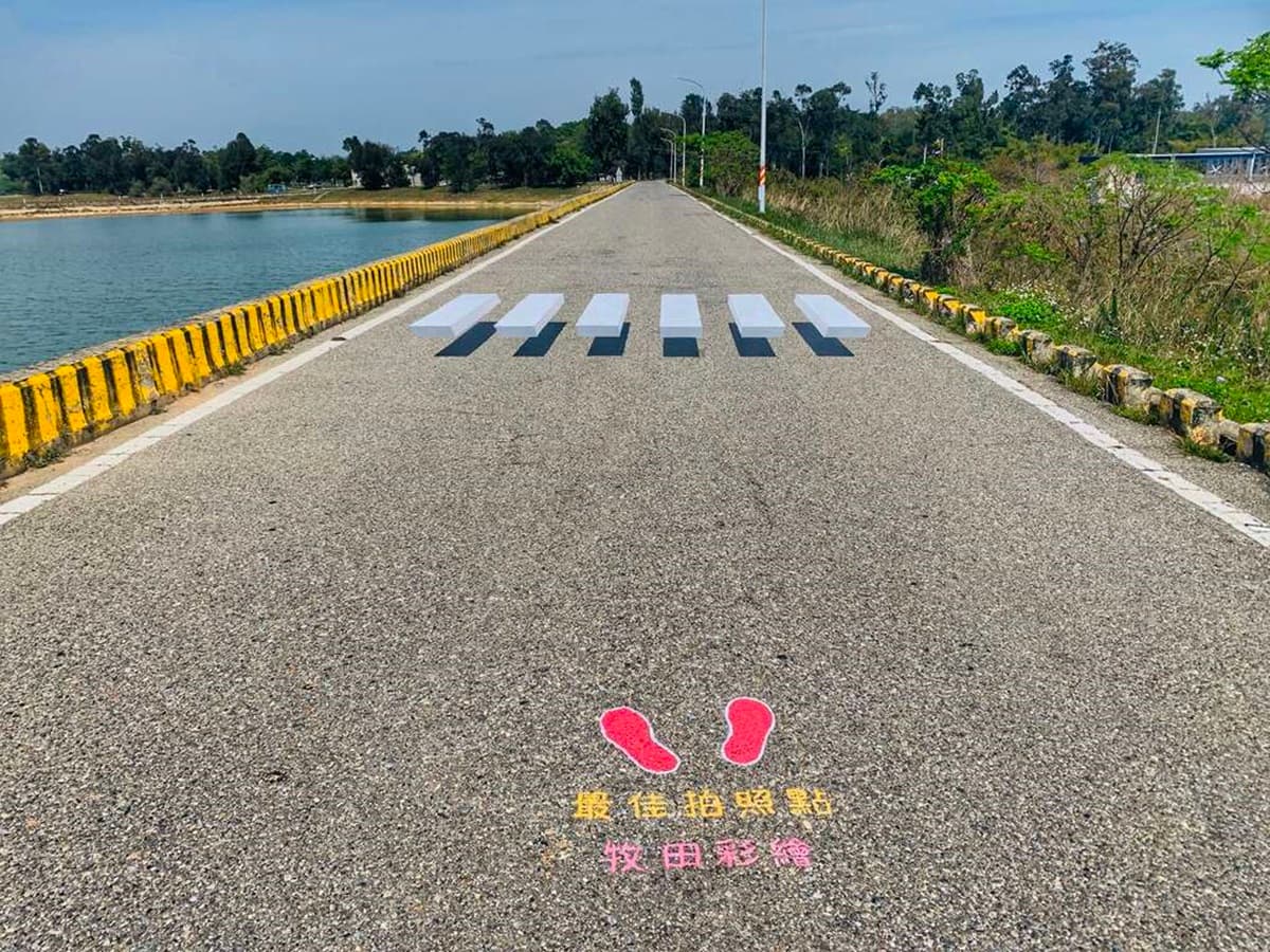 太湖漂浮斑馬線