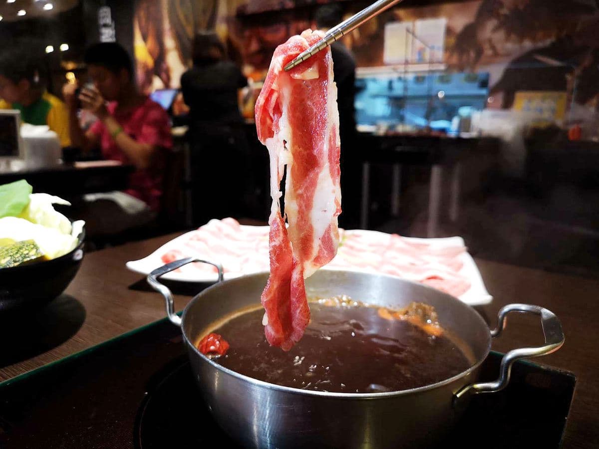 「露」多就送「肉肉」,秀出二頭肌、小蠻腰,連鎖火鍋店送你「小肥牛」 「露」多就送「肉肉」,秀出二頭肌、小蠻腰,連鎖火鍋店送你「小肥牛」