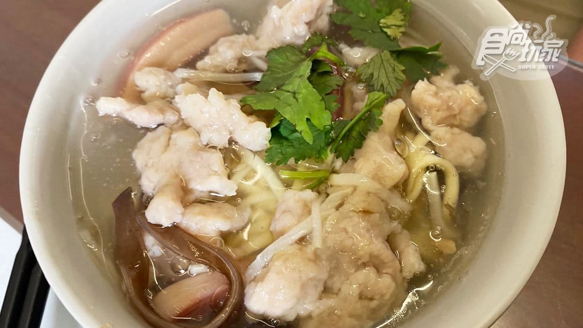 吃過才叫來過鹿港!魷魚肉羹要加升級版豬油渣,超吸湯扁麵愈吃愈唰嘴