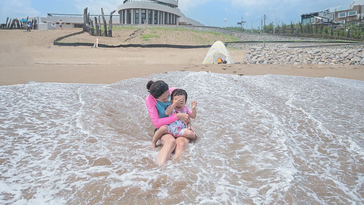【全台精選9清涼戲水景點】玩水囉!祕境海灘拍天空之鏡、水圳當漂漂河、瀑布嗨玩獨木舟 【全台精選9清涼戲水景點】玩水囉!祕境海灘拍天空之鏡、水圳當漂漂河、瀑布嗨玩獨木舟