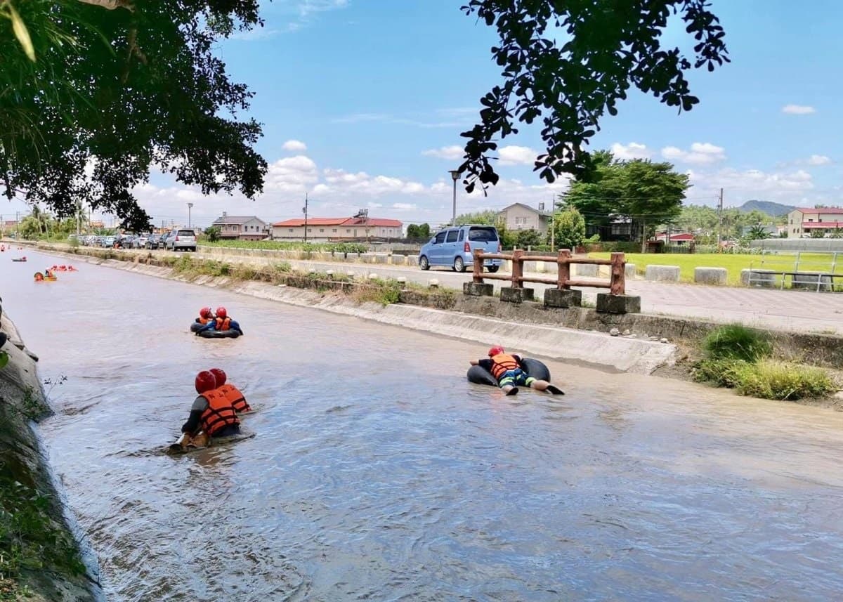 【全台精選9清涼戲水景點】玩水囉!祕境海灘拍天空之鏡、水圳當漂漂河、瀑布嗨玩獨木舟 【全台精選9清涼戲水景點】玩水囉!祕境海灘拍天空之鏡、水圳當漂漂河、瀑布嗨玩獨木舟