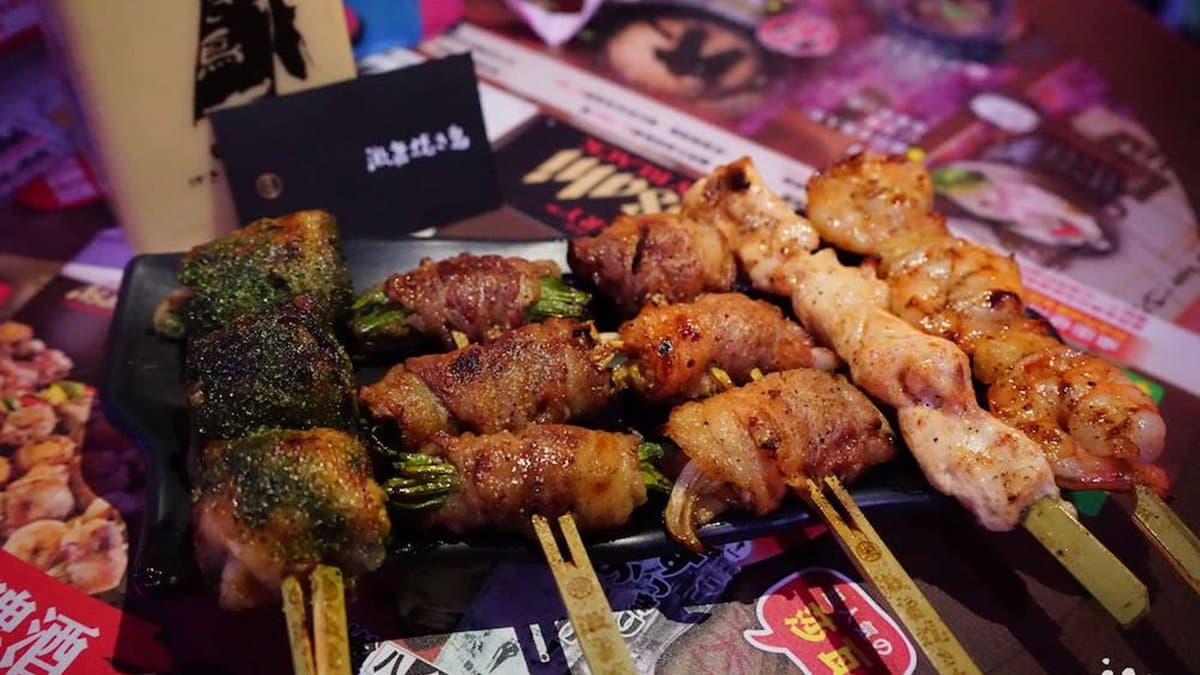 台中消夜聚會首選!夜貓子最愛4家串燒居酒屋,必吃爆汁雞肉捲、五花肉包麻糬 台中消夜聚會首選!夜貓子最愛4家串燒居酒屋,必吃爆汁雞肉捲、五花肉包麻糬