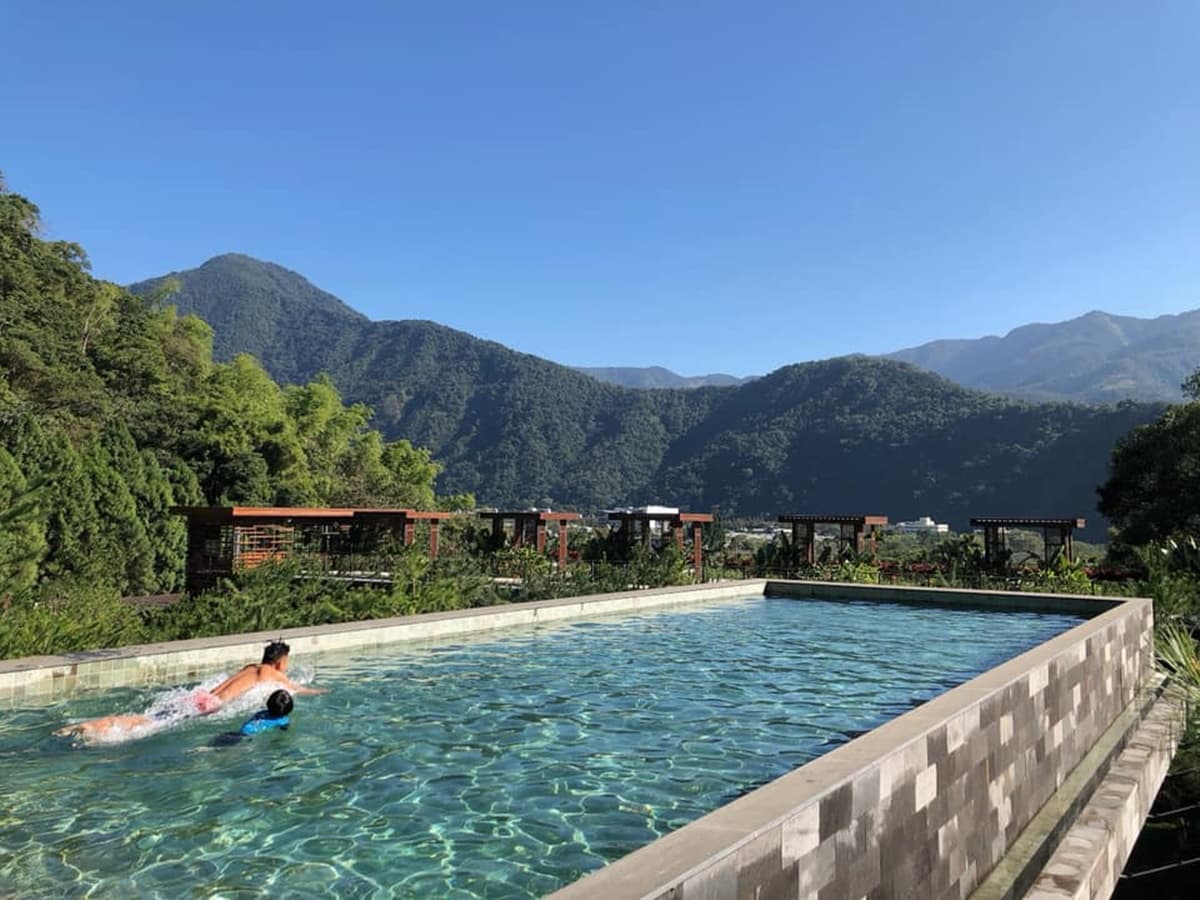 洗版IG必拍!全台15大「網美泳池」旅宿,太平洋海景打卡、透明泳池當美人魚 洗版IG必拍!全台15大「網美泳池」旅宿,太平洋海景打卡、透明泳池當美人魚