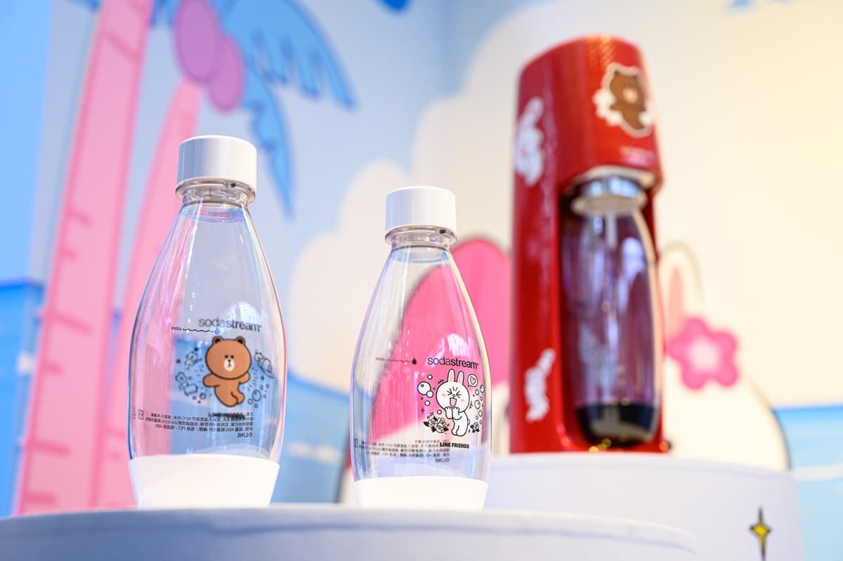 LINE FRIENDS氣泡水機爆萌!「熊大兔兔機+專用水瓶」必收,還有全台最大4公尺高氣泡水機可拍 LINE FRIENDS氣泡水機爆萌!「熊大兔兔機+專用水瓶」必收,還有全台最大4公尺高氣泡水機可拍