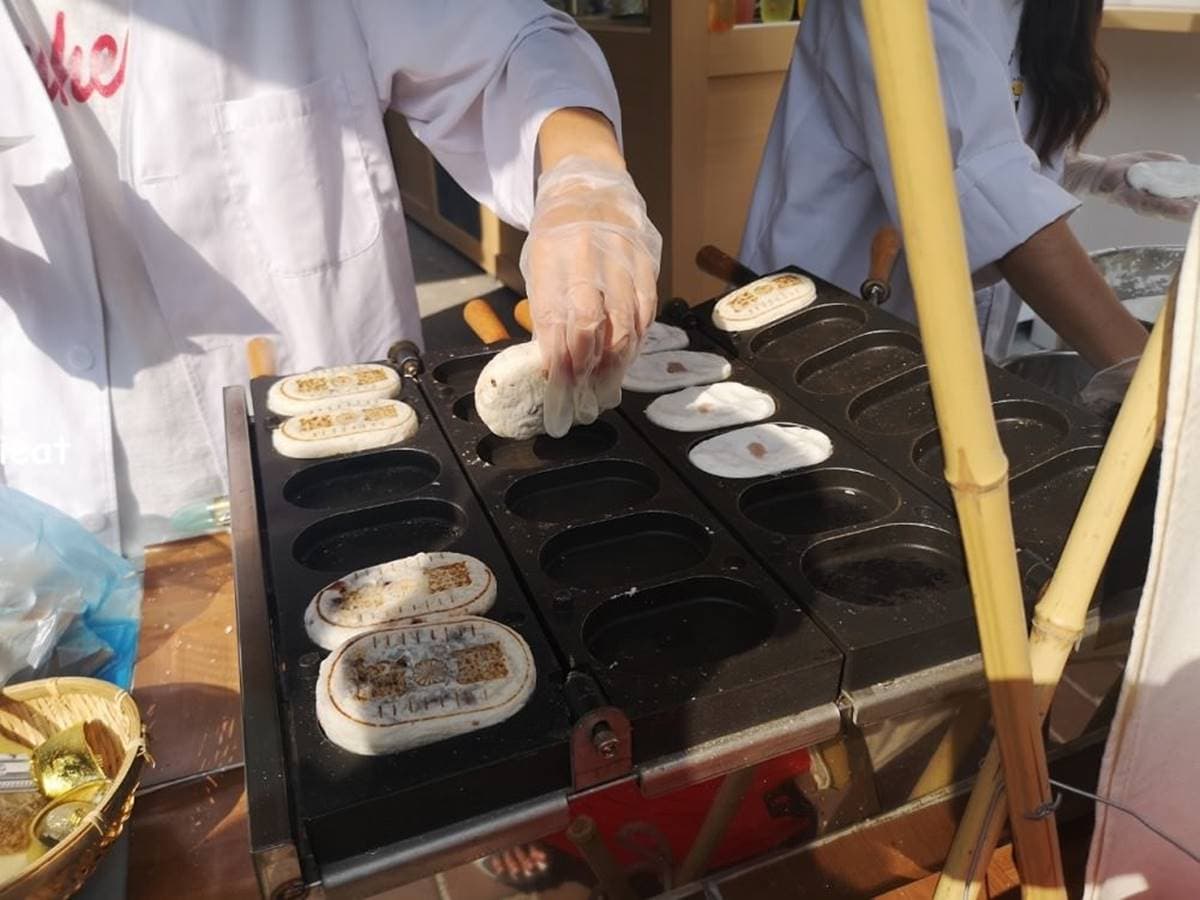 超有哏手拿美食!鹿港天后宮周邊這3家:彩色米果麵茶冰、20種口味雞蛋糕 超有哏手拿美食!鹿港天后宮周邊這3家:彩色米果麵茶冰、20種口味雞蛋糕