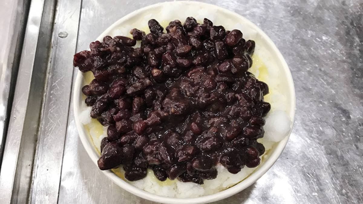 CP值破表!台南滿料剉冰只有夏天吃得到,1碗30元12種配料任你選 CP值破表!台南滿料剉冰只有夏天吃得到,1碗30元12種配料任你選