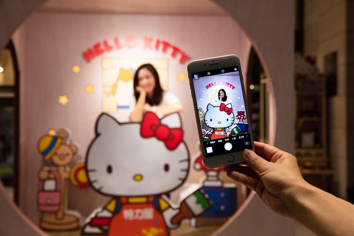 KITTY粉衝打卡了!全球唯一「HELLO KITTY巨型夜燈」日夜都好拍,北中南巡迴展在這 KITTY粉衝打卡了!全球唯一「HELLO KITTY巨型夜燈」日夜都好拍,北中南巡迴展在這